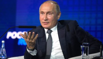 «Готов к диалогу, но не в обрамлении провокации и диверсий»: Песков о намерениях Зеленского встретиться с Путиным