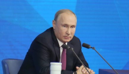 Путин ответил цитатой из &laquo;Полтавы&raquo; на слова премьера Швеции