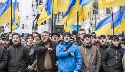 Киев дожмет Донбасс силой