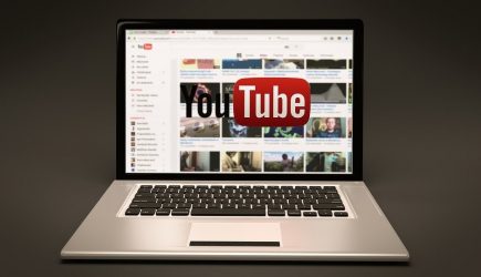 YouTube подверг цензуре интервью Джо Рогана с кардиологом Питером Маккалоу