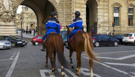 По &laquo;желтым жилетам&raquo; во Франции решили ударить рублем: полиция применила новую тактику разгона манифестантов