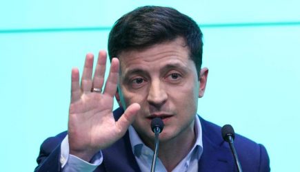 Третий пошел: после победы Зеленского бегут губернаторы