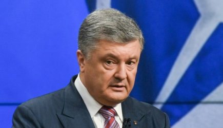«Пьет и не просыхает»: Порошенко откровенно о «наркомании» Зеленского