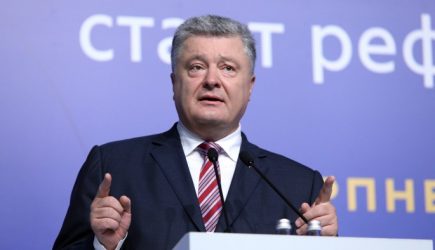 Униженный Порошенко призвал Путина на помощь Украине