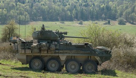 Франция собралась отправить к&nbsp;российским границам танки