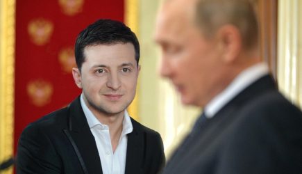 Песков рассказал о приглашении Путина на инаугурацию Зеленского