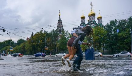 Надвигается кошмар: москвичей предупредили о сильной грозе