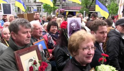 Как в Киеве настоящий Бессмертный полк победил альтернативную акцию «имени Климкина»