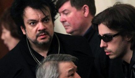 Российские звезды рыдают: знаменитый певец России найден мертвым