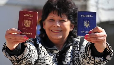 Конфисковать имущество: В Раде предложили лишить граждан ДНР квартир из-за паспортов РФ