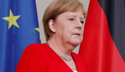 Оценена вероятность отставки Меркель из-за приступов дрожи