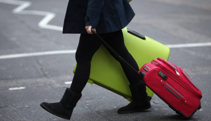 Девушка прочитала переписку родителей, удивилась и решила уйти из семьи