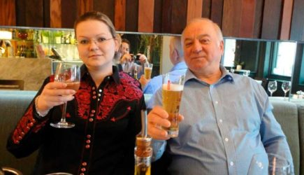 Похитили или сбежали?: Скрипалей потеряли в Британии