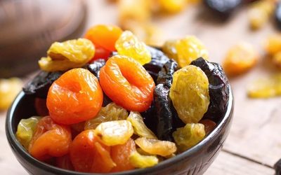 Врачи рассказали, для кого вредны сухофрукты