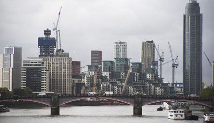 В любимом городе российских олигархов упали цены на жилье