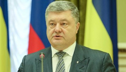 &#171;Никак не угомонится&#187;: Порошенко разнесли за глупые слова