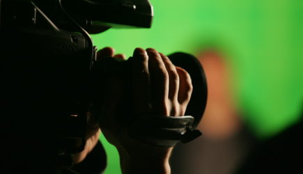 «Сложно оставаться незаметной»: Переводчица Путина попала в неловкую ситуацию в попытке стать невидимой