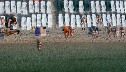 Туристы в Крыму остались без пляжного отдыха