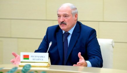 Лукашенко пропихивает во власть молодую красотку