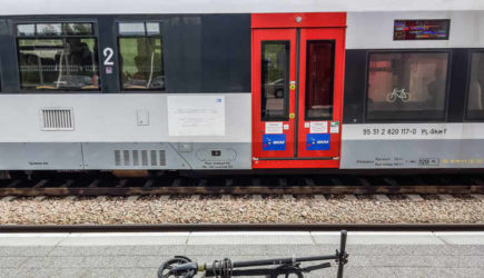 В Польше вспомнили о претензиях на части Украины и Литвы: Карту с «захваченными» городами нарисовали на поезде