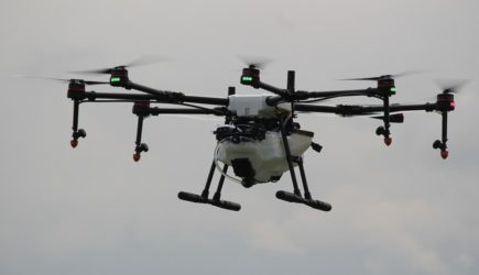 Пожары вспыхнули на нефтяных заводах в Саудовской Аравии после атаки беспилотников