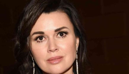 Названа сенсационная причина недомогания Анастасии Заворотнюк