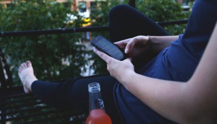 Девушка написала сообщение мертвому брату и получила ответ