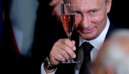 Круче Трампа: Путин получает в 150 тысяч раз больше президента США