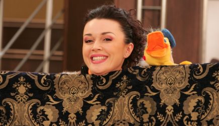 «Всепроникающий рак»: Малышева объяснила, почему Заворотнюк не могут прооперировать