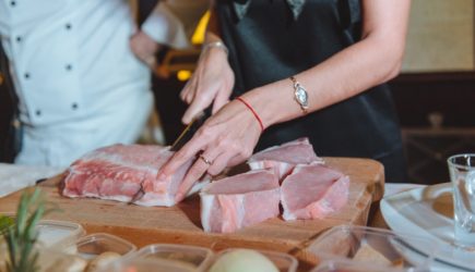 Диетолог рассказала, какое мясо опасно для здоровья