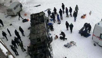 В Забайкалье перевернулся автобус: погибли дети. Главное о трагедии