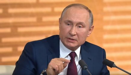 Владимир Путин считает верхом цинизма решение ЕП о приравнивании СССР к тоталитаризму