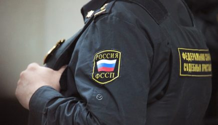 Россияне взяли девочек из детдома и получили миллионные кредиты их матери