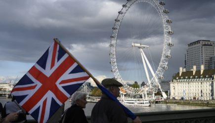 Парламент Великобритании одобрил Brexit