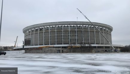 Момент обрушения СКК в Петербурге попал на видео