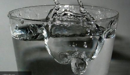 Врач объяснил важность обильного питья для профилактики коронавируса