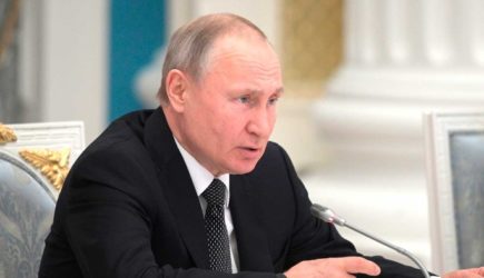 Путин под угрозой? В администрации президента обнаружили коронавирус