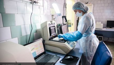 Минтруд рассказал о случаях заражения COVID-19 в домах престарелых