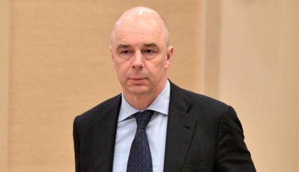 С вертолета разбрасывать: Силуанов оправдал размер выплат для россиян