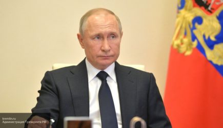Путин призвал соблюдать график довыплат врачам и медработникам