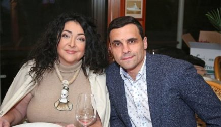 Экс-супруг Лолиты попал в больницу со сломанной челюстью