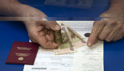 Вместо 100 тысяч — 400 рублей: Как надувают пенсионеров в России