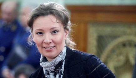 Минтруд отказался расширять выплаты на детей 16 и 17 лет