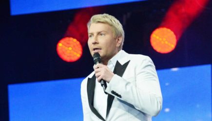 Есть травмы: Басков рухнул на землю с известной актрисой на глазах у толпы