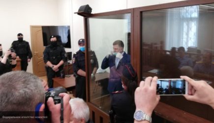 Участники несанкционированной акции в поддержку Фургала заблокировали проезд скорой помощи