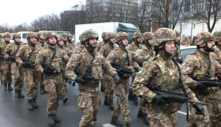 Эксперт: НАТО отрабатывает массированный удар по России