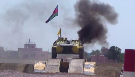 Подрыв азербайджанских танков на границе с Арменией заставит Баку нанести ответный удар