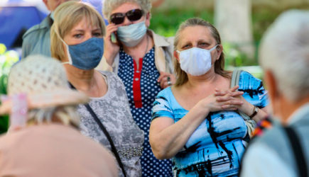 Российским пенсионерам предложили выплатить по 15 тысяч рублей из-за пандемии