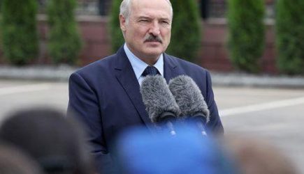 Лукашенко: Ситуация на белорусской границе как накануне войны
