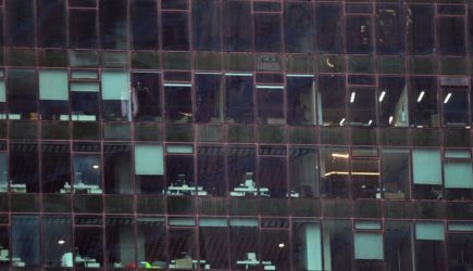 Россияне заскучали по офисной работе